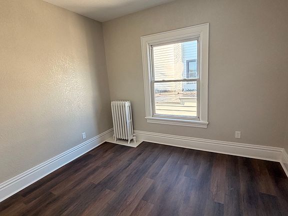 4th image of 531 Broadway St #3