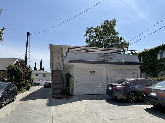 3rd image of 10814-10818 Blix St #10814-814-B1