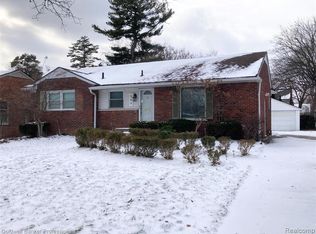 554 Merritt Ln, Birmingham, MI 48009
