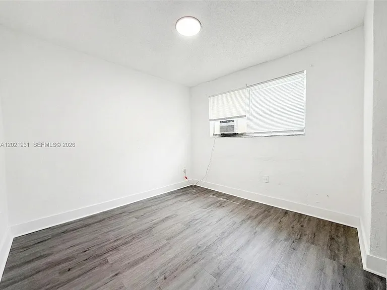 220 NW 11th Ter #3 — Photo 7