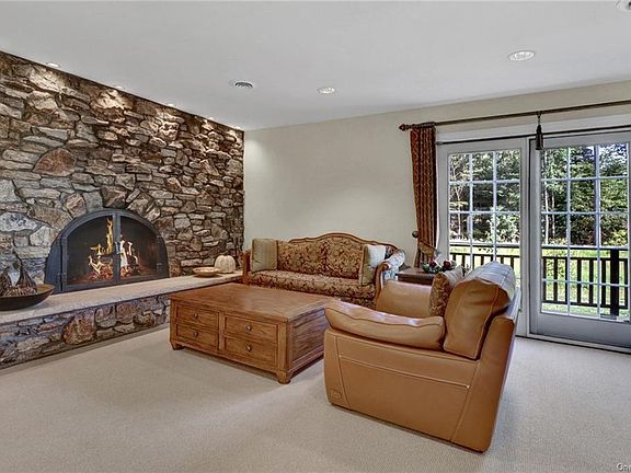 5th image of 23 Cranford Dr
