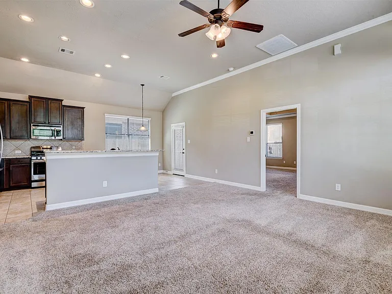 25151 Alina Ln — Photo 7