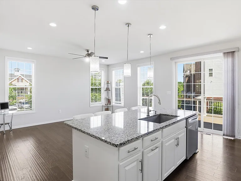 23755 Hopewell Manor Ter — Photo 16