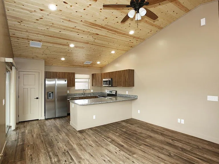 5851 Dilly Ln — Photo 4