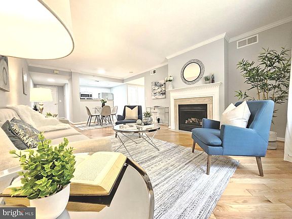 5th image of 3835 9th St #102W