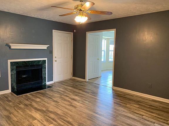3rd image of 117 Independence Dr
