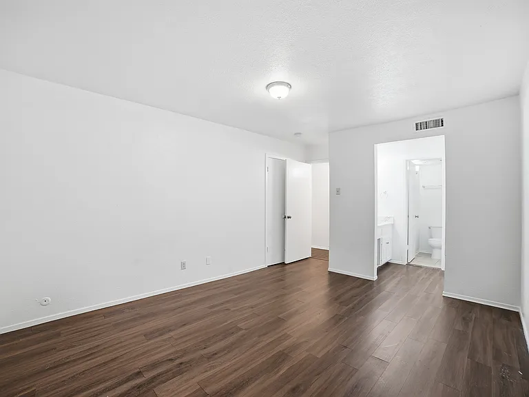 334 Valley Park Dr — Photo 20