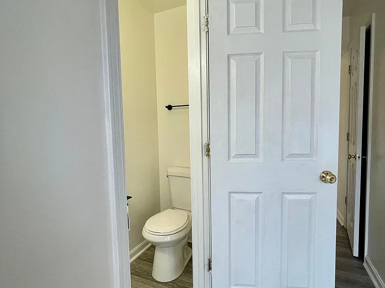116 Commerce Dr — Photo 12
