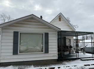 717 E Arthur St, Akron, IN 46910