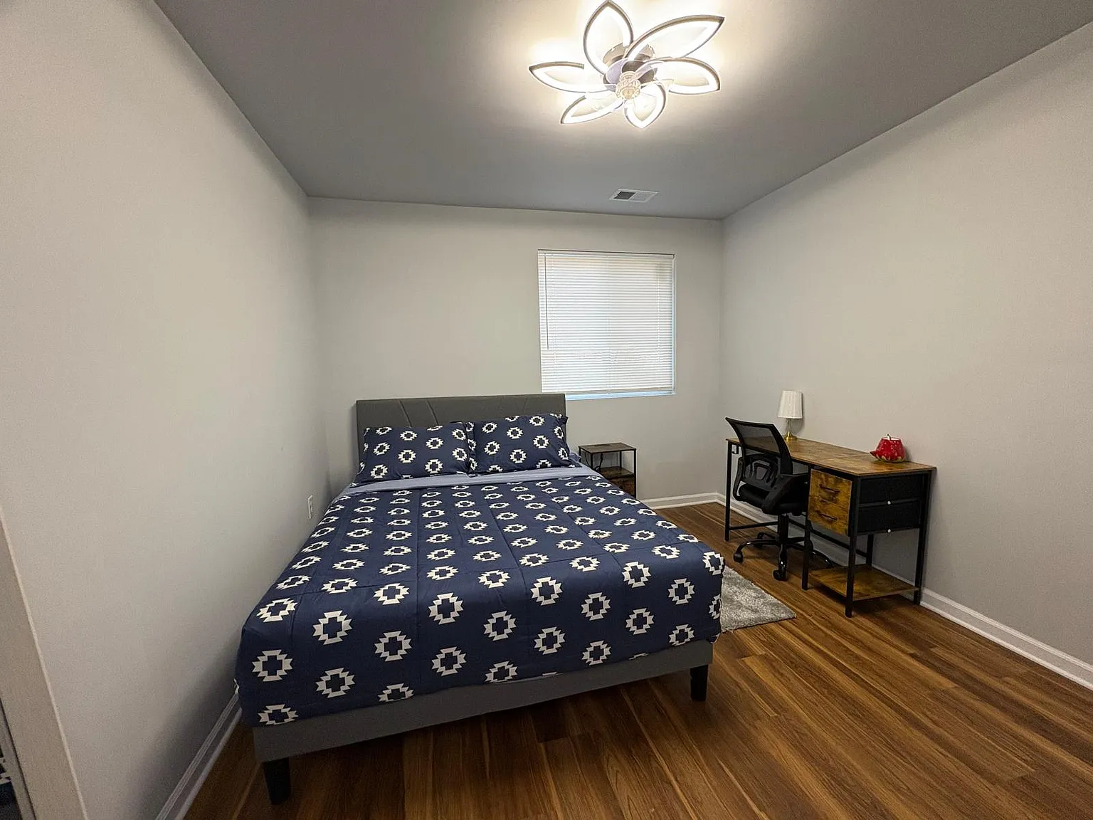 4 bed, 3.0 bath, 1880 sqft, $866 — Photo 2