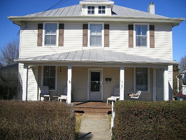 1st image of 1102 N Grand Ave