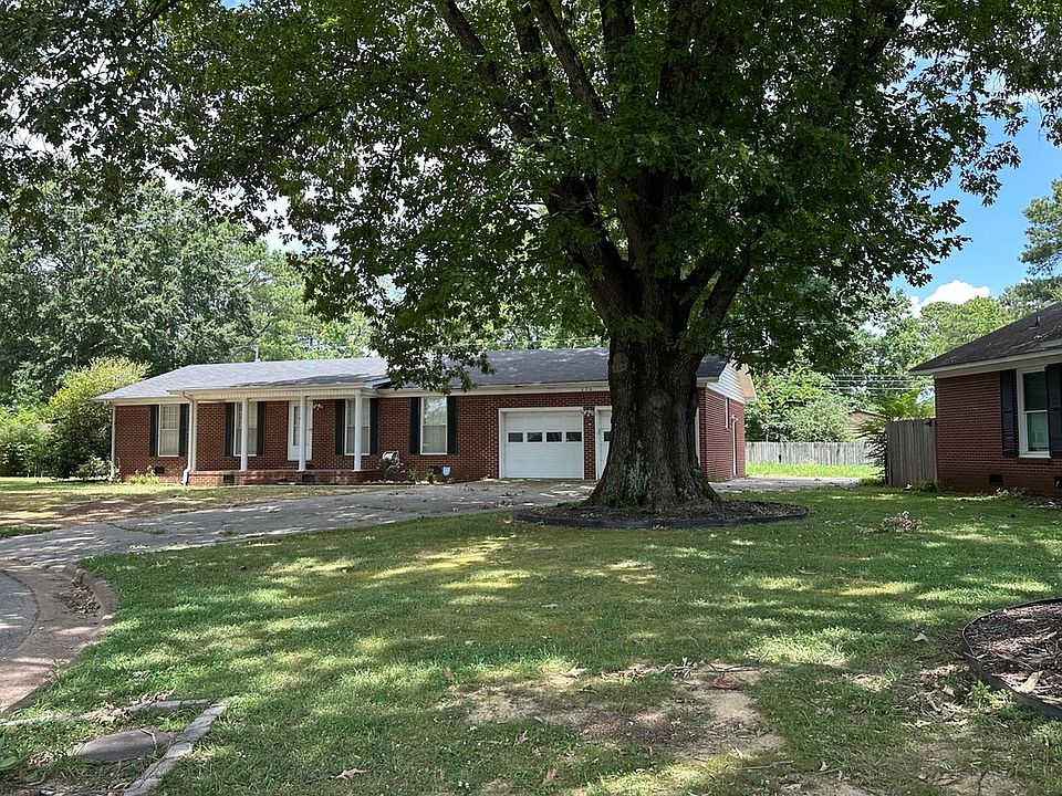1st image of 620 Holland Ct SW