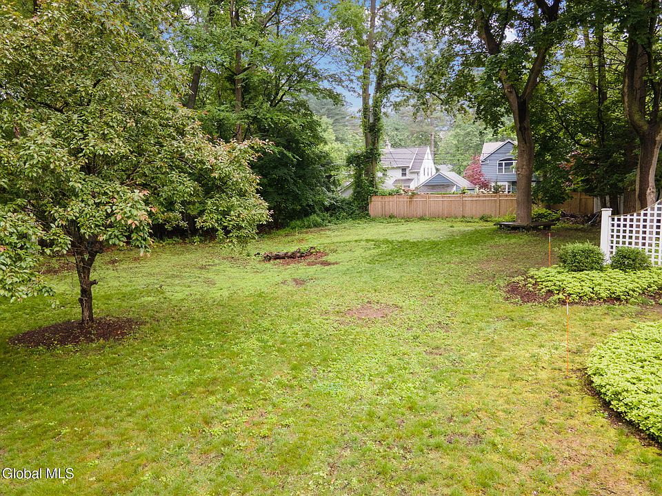 2nd image of 16 Darroch Road