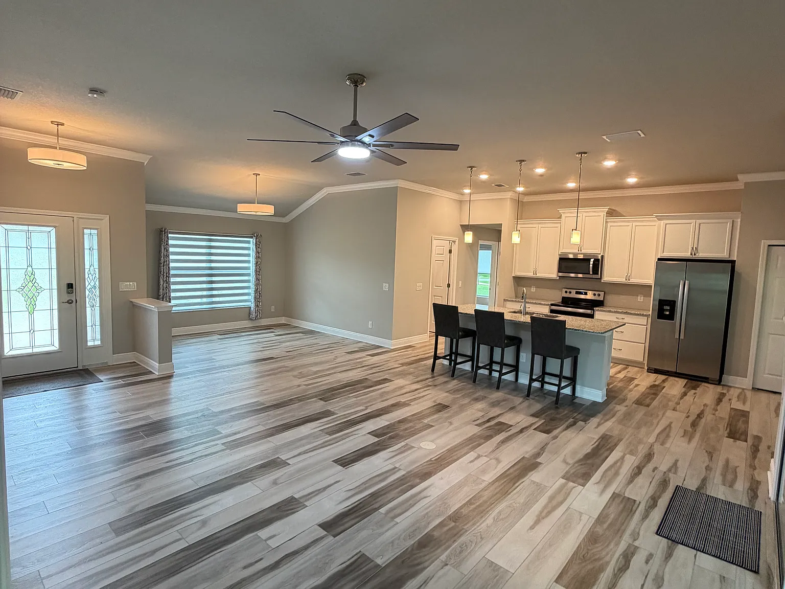 3 bed, 1796 sqft, $2,600 — Photo 4