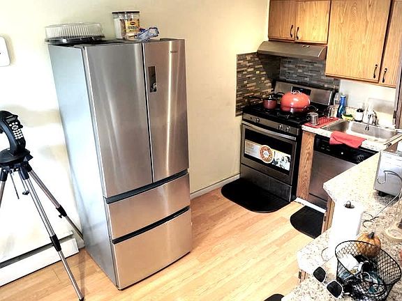 5th image of 100 E Glenolden Ave APT D7