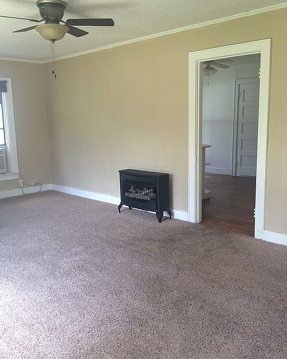 2nd image of 204 Plum St