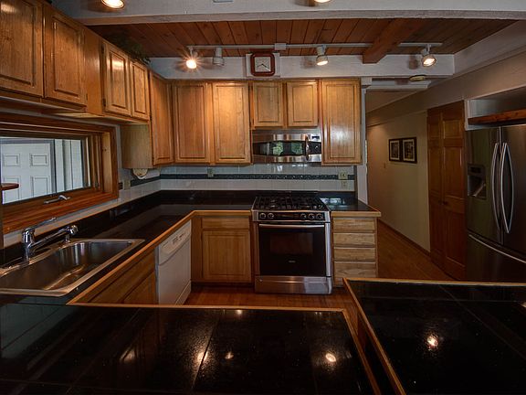5th image of 117 Cranmer Ave Cr834