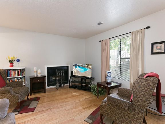 5th image of 712 McCoy Ct APT 58