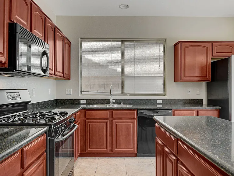 10649 Tuckermans Ave — Photo 9