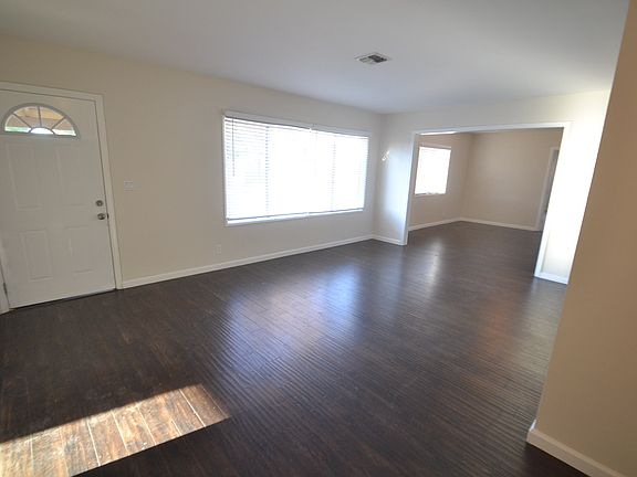 3rd image of 11118 Telfair Ave