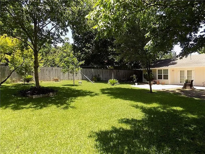 8402 Leesburg Cir — Photo 21