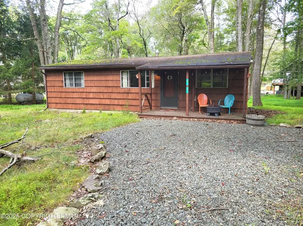 44 Estates Dr, Lake Harmony, PA 18624