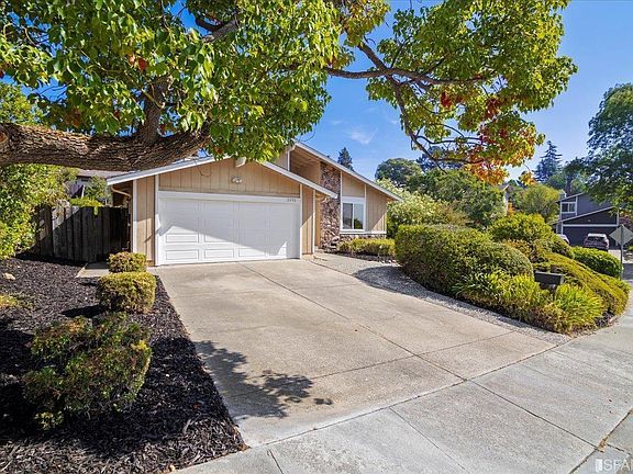 3rd image of 5492 Sontura Ct