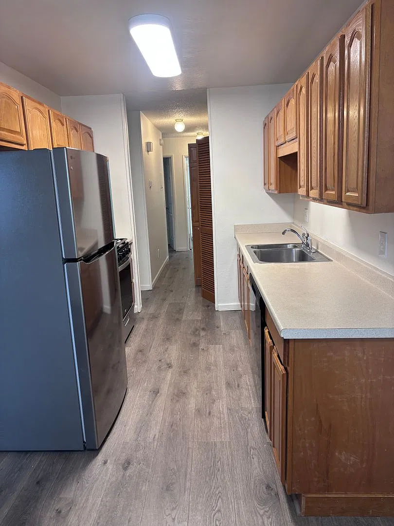 Heat Paid! 2 Bedroom East Anchorage Duplex! — Photo 2