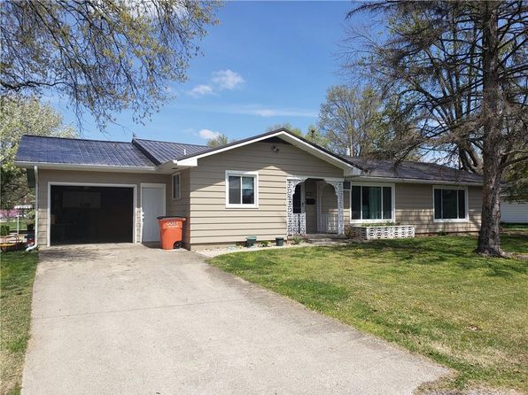 Shelbyville Il Single Family Homes For Sale 13 Homes Zillow