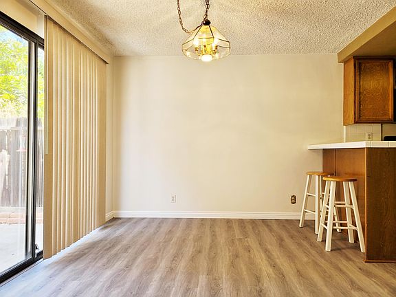 5th image of 642 W Huntington Dr Unit 4