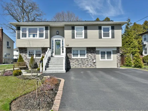 79 Commonwealth Avenue, Massapequa, NY 11758