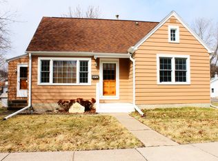 609 State St, Bellevue, IA 52031