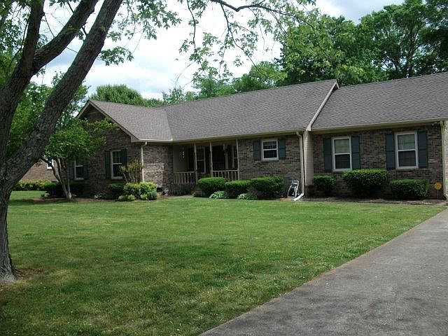 1st image of 2406 Ravenwood Dr