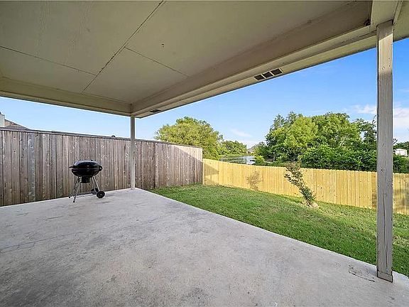 3rd image of 3156 Lippizan St