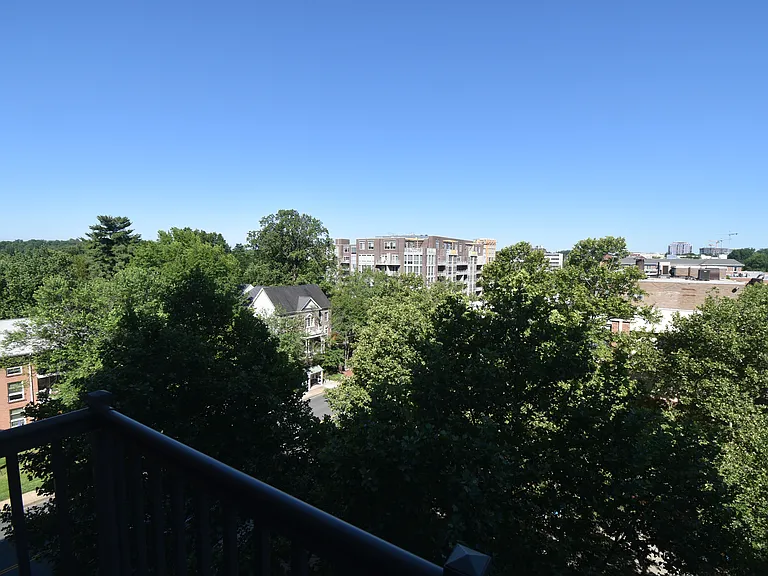 444 W Broad St #530 — Photo 27