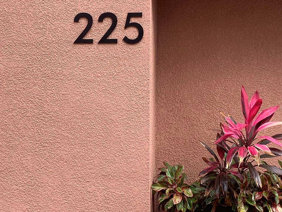 2nd image of 225 NE 1st St Unit 403