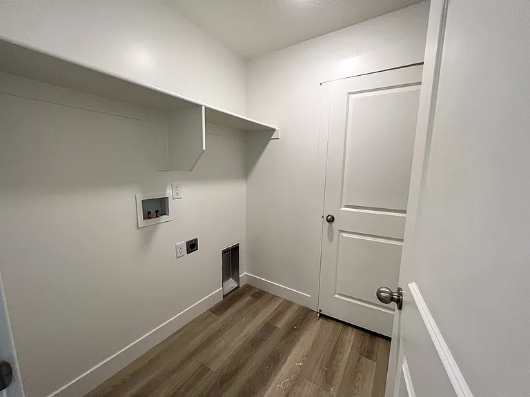 904 N 1150 E — Photo 11