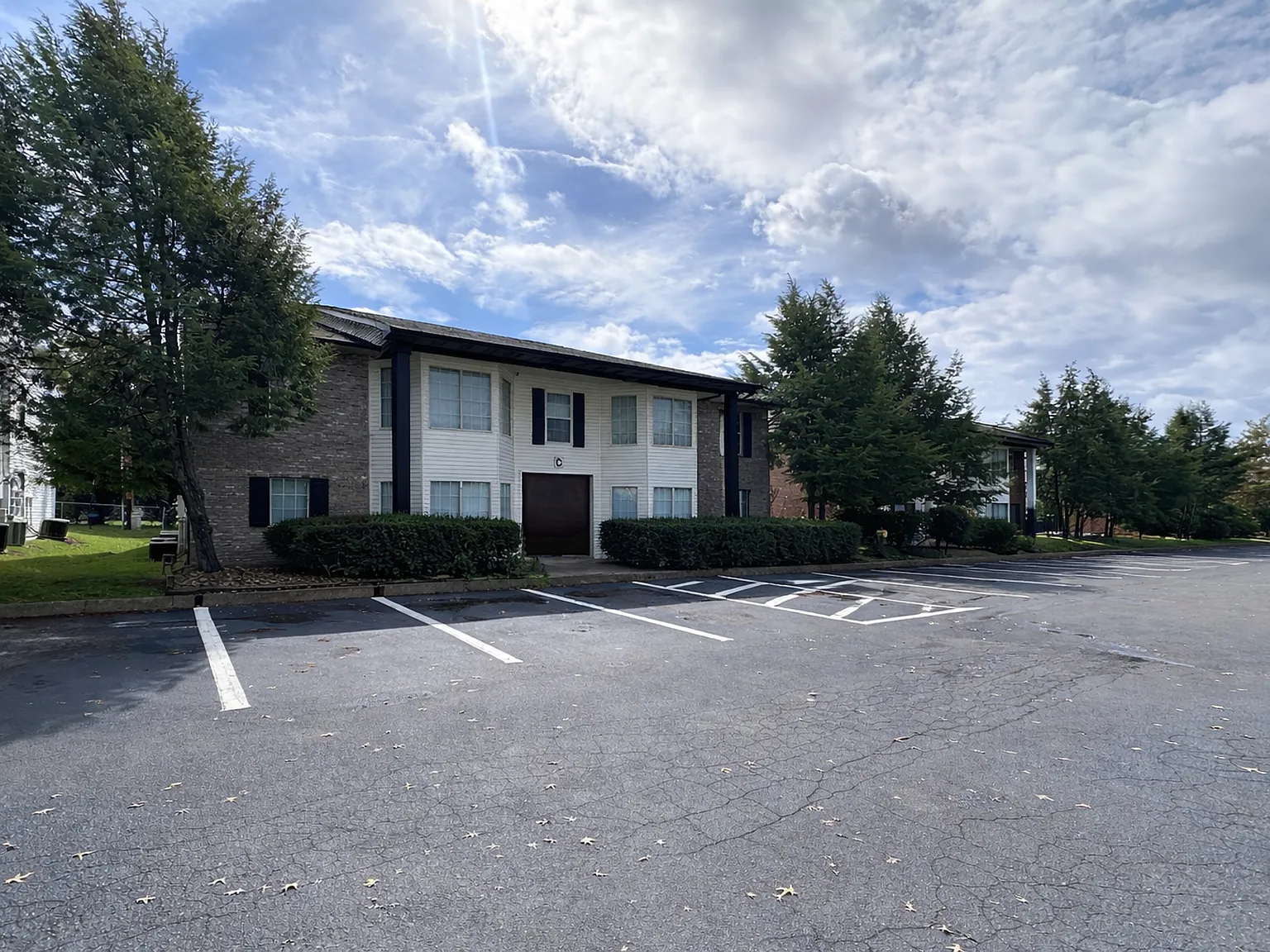 Park Place West and Park Place South Apartments — Photo 3