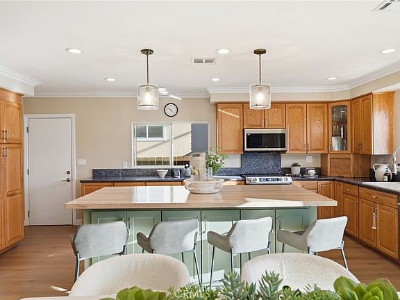 2nd image of 27569 Longhill Dr