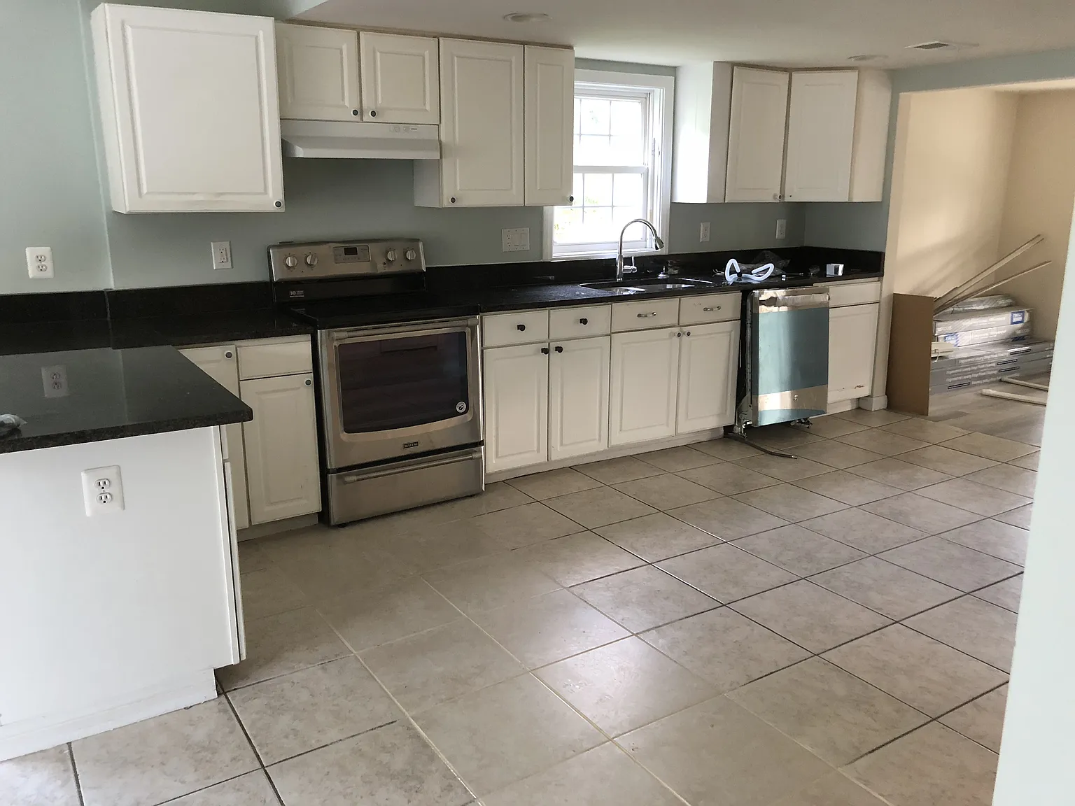 4 bed, 2800 sqft, $2,200 — Photo 3