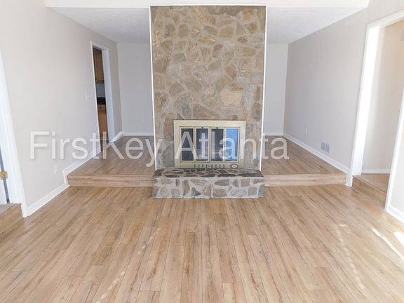 2nd image of 3840 Sugar Creek Dr