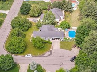 16669 Ashley Ln, Holland, MI 49424