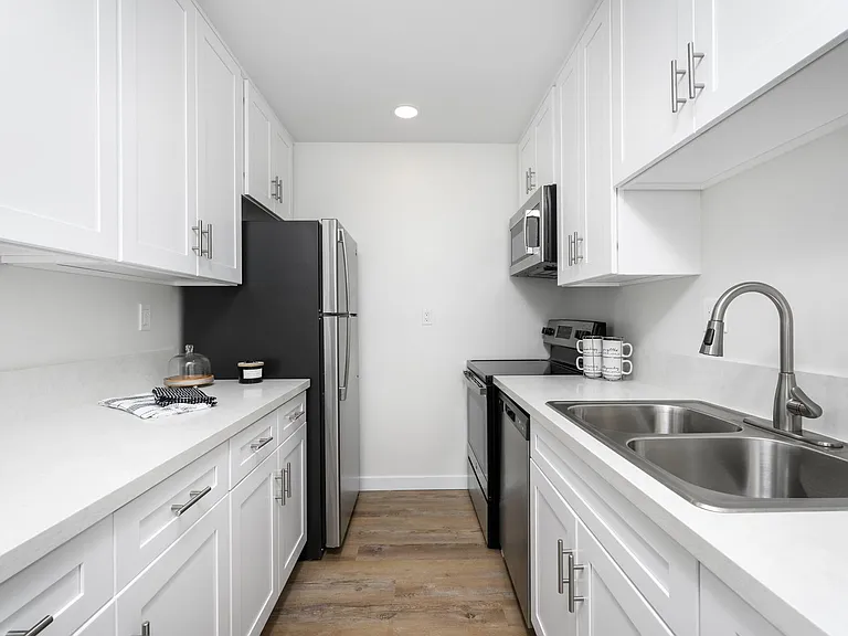 Antone Apartments — Photo 55