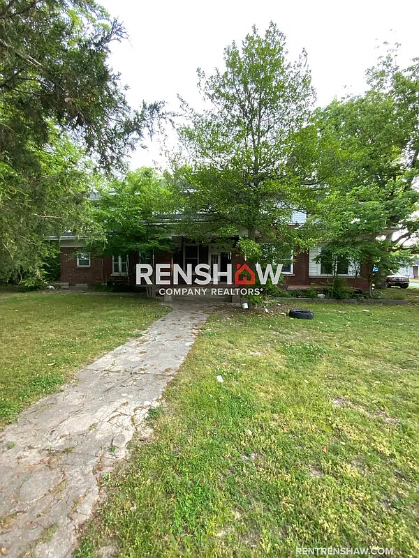 2 bed, 1.0 bath, $900 — Photo 2