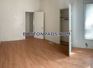 8 Grand St APT 1, Brockton, MA 02301