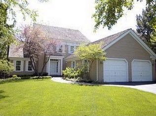 4655 Lake Point Cir, Long Grove, IL 60047