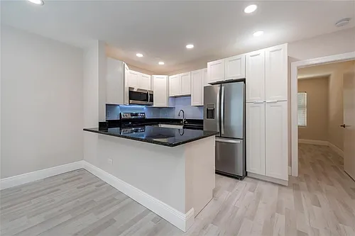 628 NE 8th Ave #2 Photo 1