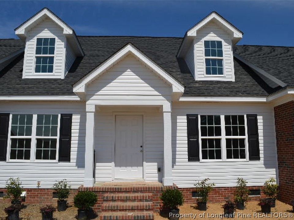 2nd image of 522 Amberdale Cir E