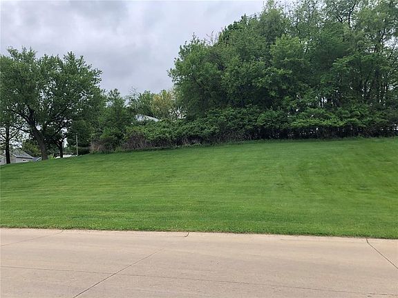 2nd image of 6515 Cottage Ridge Ct NE