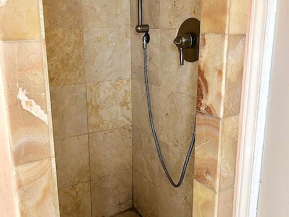4th image of 479 Los Palmos Dr